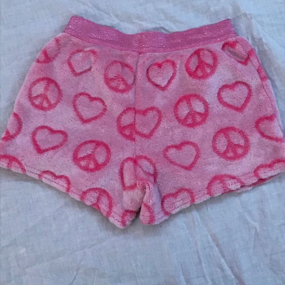 Peace fluffy shorts - Picture 2 of 2